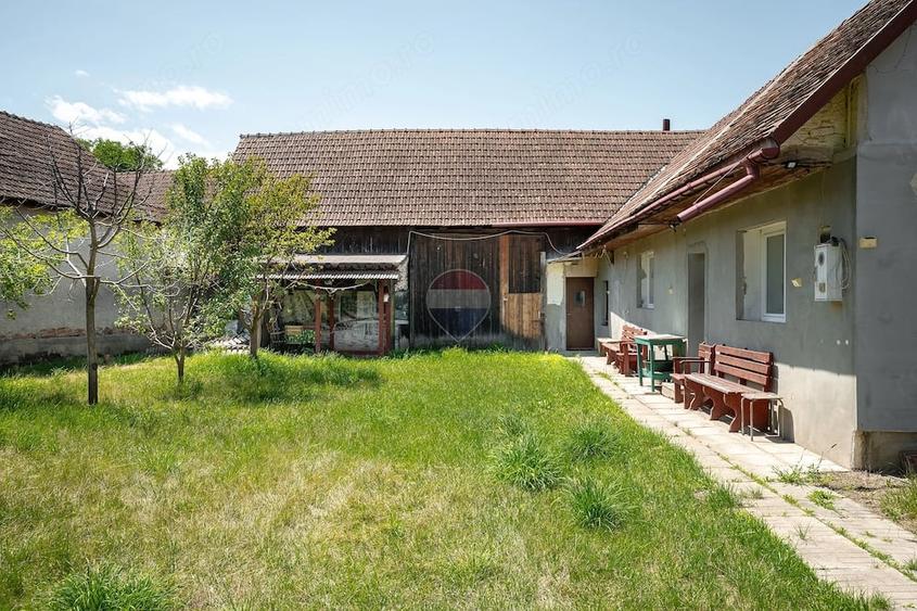 Casă cu Teren 931 Mp în Șinca