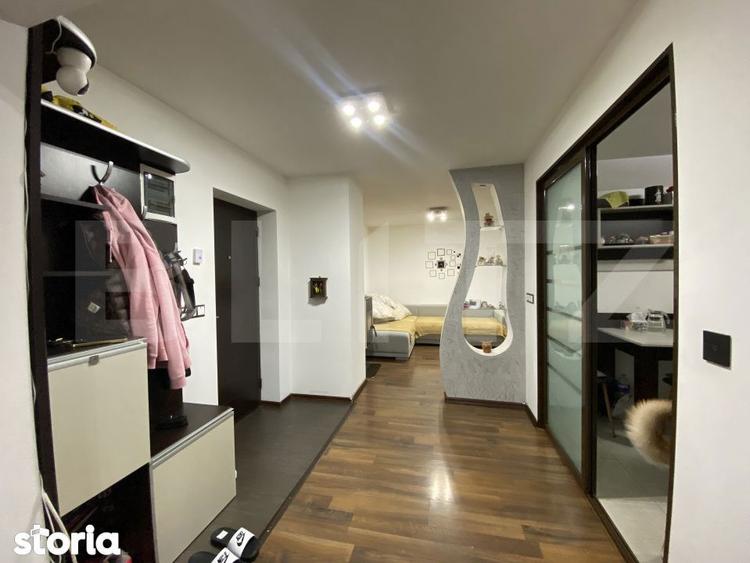 Apartament decomandat cu 3 camere, 2 balcoane, boxa, uscator. Etaj 3. - 4