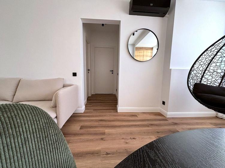 Apartament cu 3 camere semidecomandat, mobilat în Floreasca