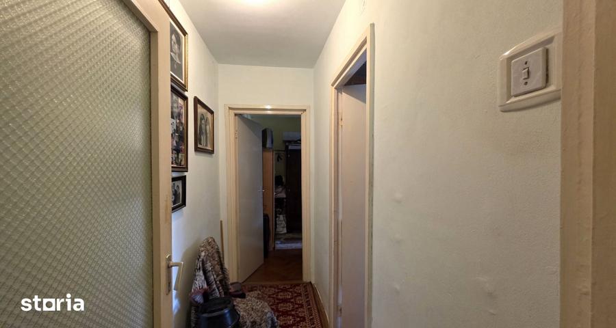Apartament cu 4 camere semidecomandat în Circumvalațiunii