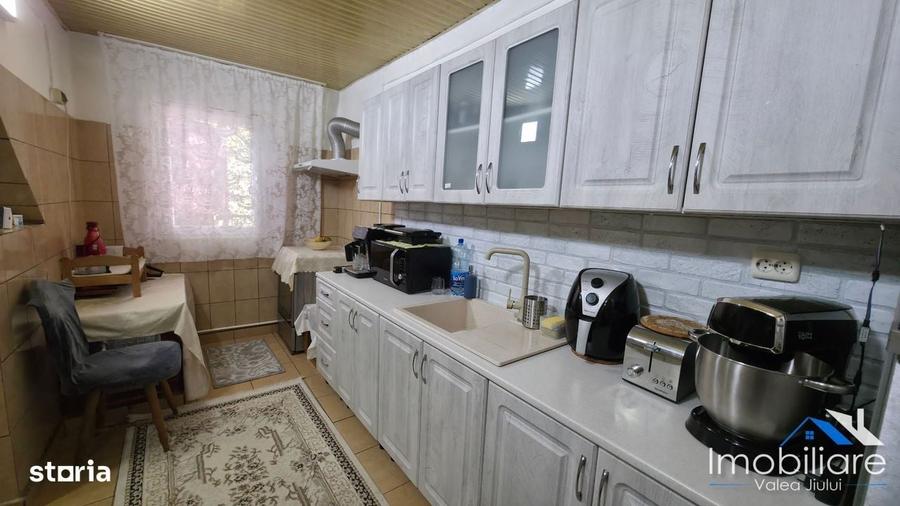 Casă cu 4 camere cu Teren 268 Mp în Central
