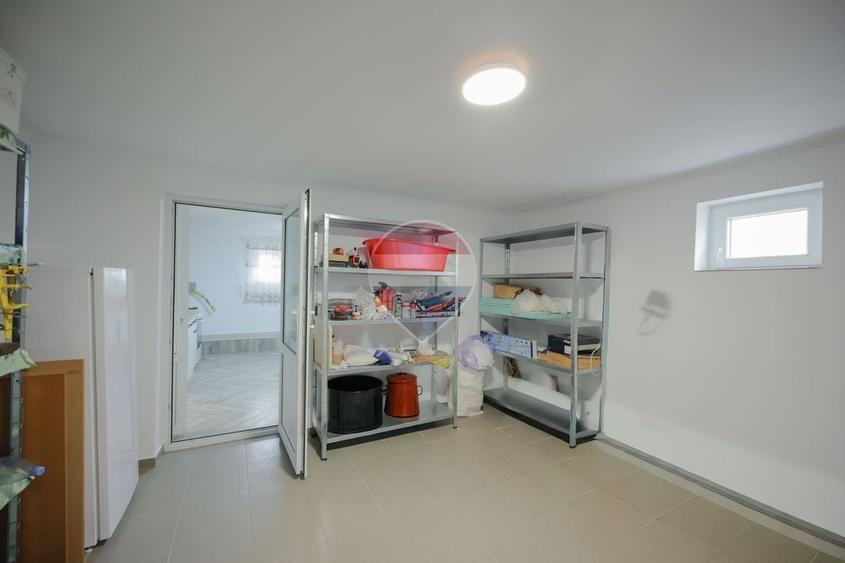 Casă individuală cu 3 camere cu Teren 200 Mp în Nojorid