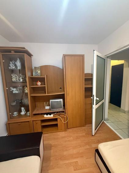 Apartament cu 2 camere decomandat în Sârbi