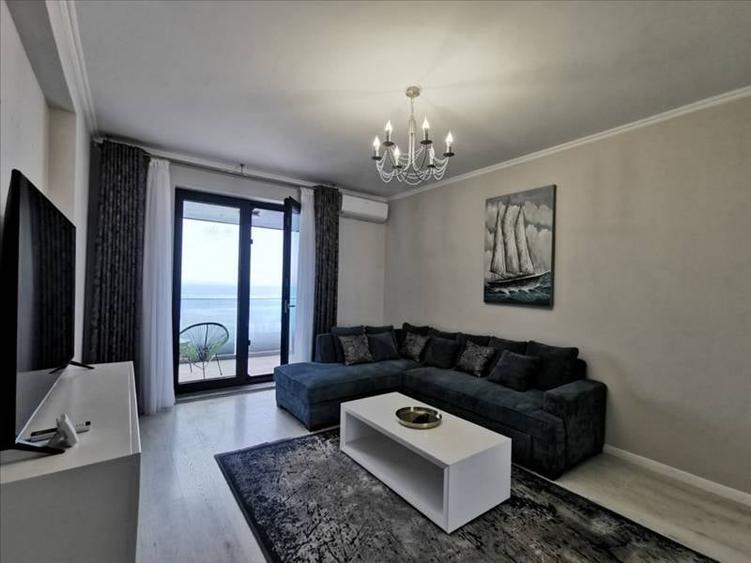 Apartament cu 2 camere decomandat, mobilat în Faleza Nord