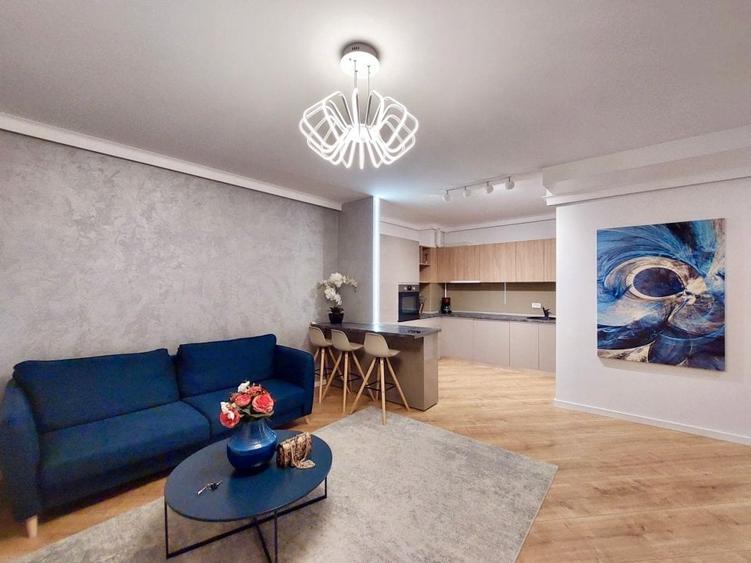 Apartament cu 3 camere decomandat în Central