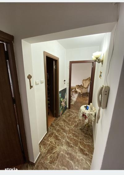 Apartament cu 3 camere în Calea București
