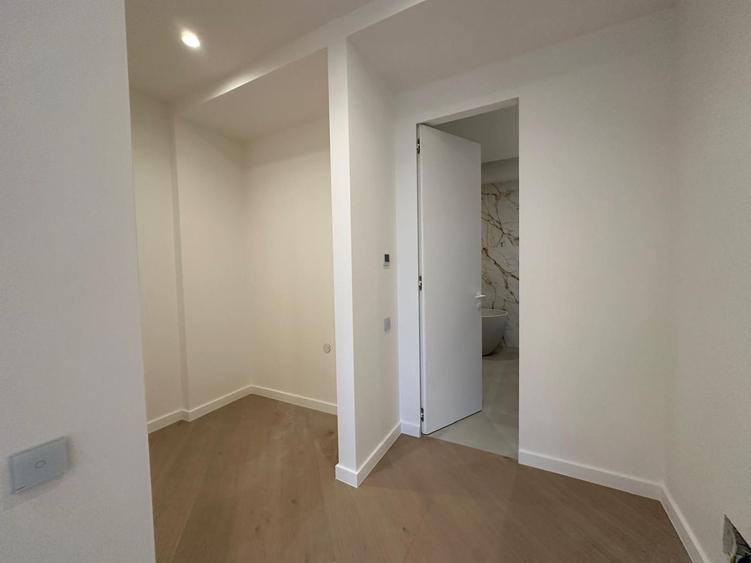 Apartament cu 3 camere decomandat în Floreasca