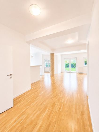 Casă individuală cu 7 camere cu Piscina în Iancu Nicolae