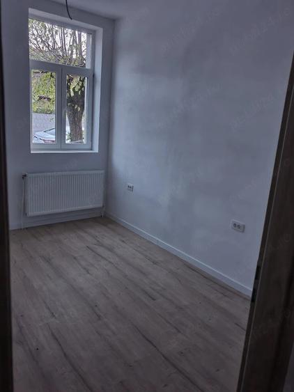 Casă cu 3 camere cu Teren 100 Mp în Central