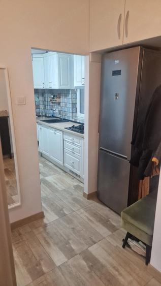 Apartament cu 3 camere decomandat, mobilat în Ultracentral