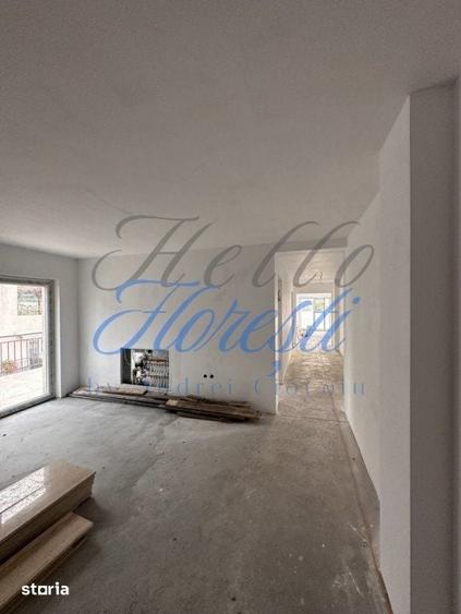 Apartament cu 4 camere semidecomandat în Florești