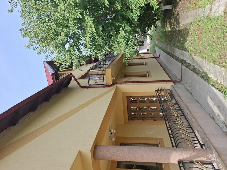 Casă cu Teren 1700 Mp în Central