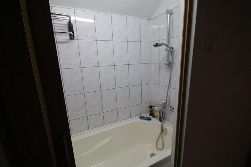 Casă individuală cu 5 camere cu Canalizare în Mehala