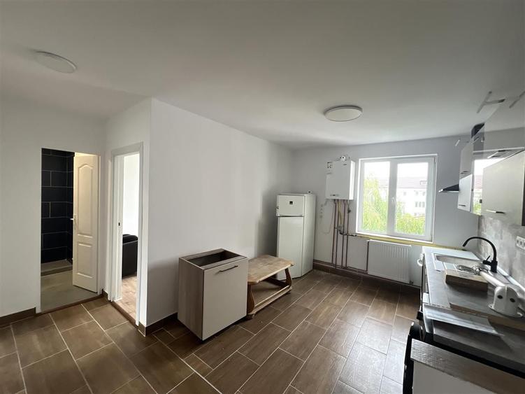 Apartament cu 3 camere decomandat în Decebal