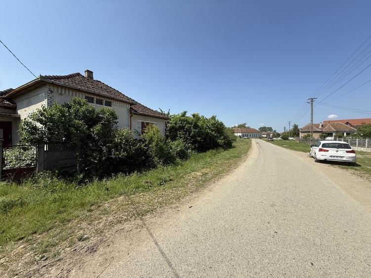 Casă cu 2 camere decomandat în Culciu