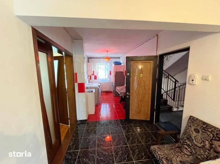 Apartament cu 3 camere decomandat în Ștefan cel Mare