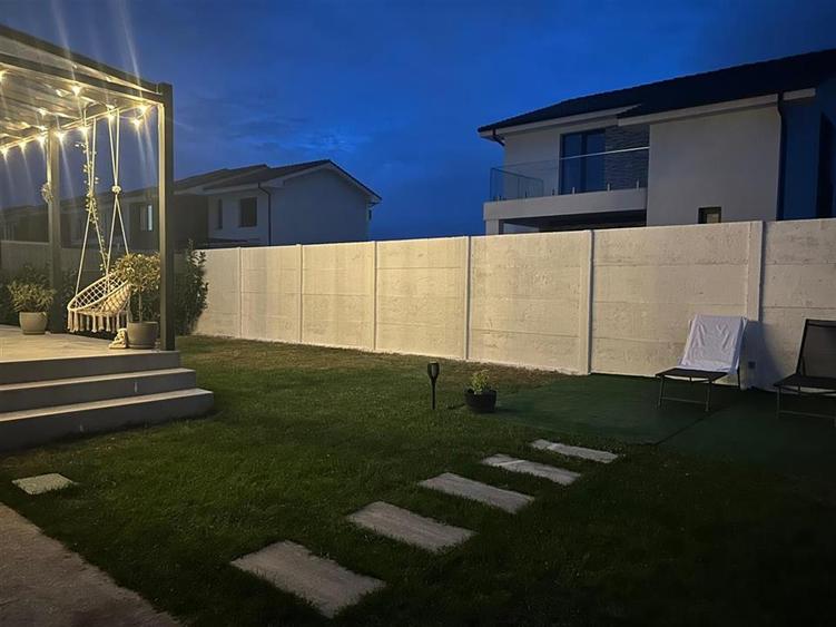 Casă cu 4 camere cu Teren 373 Mp în Nufărul
