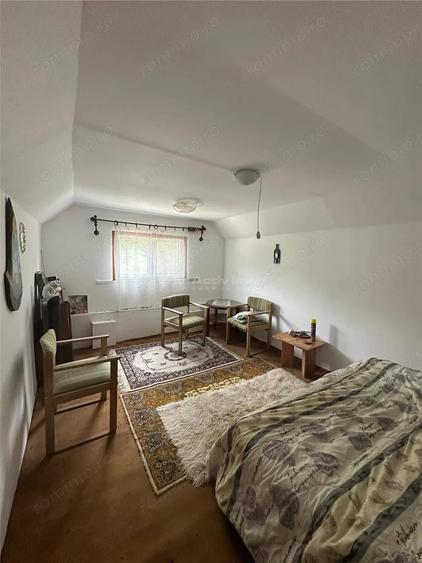 Casă cu 1 camere cu Teren 647 Mp în Central