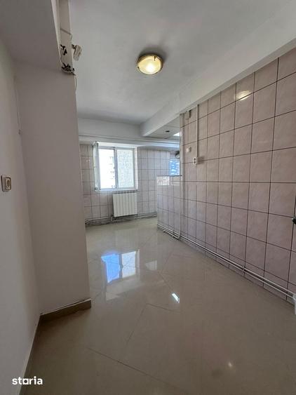 Apartament cu 4 camere decomandat în Decebal