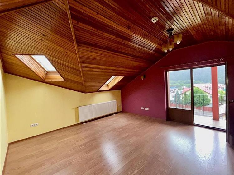 Casă individuală cu 6 camere cu Canalizare în Bunloc