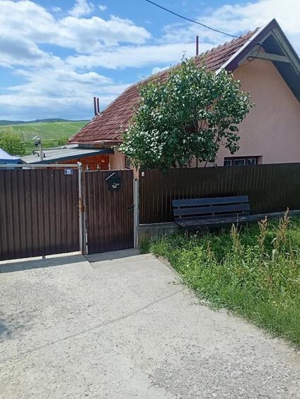 Casă cu 3 camere cu Teren 2072 Mp în Vama Seacă
