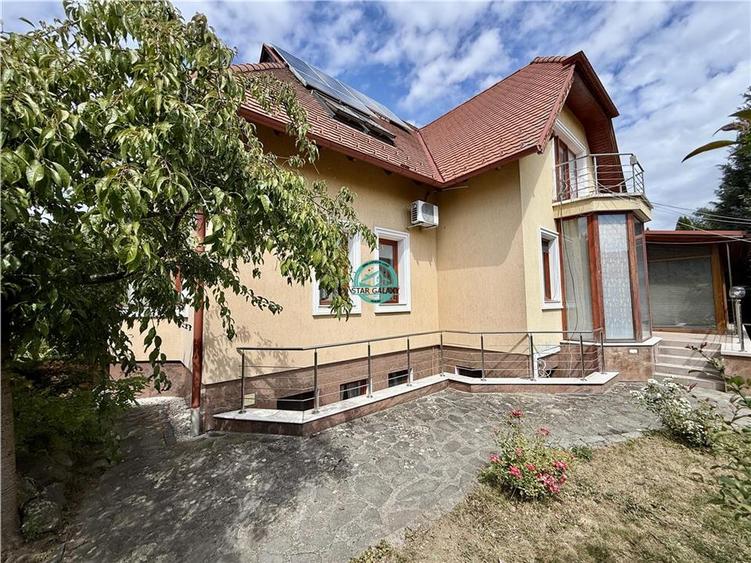 Casă individuală cu 8 camere cu Canalizare în Sângeorgiu de Mureș