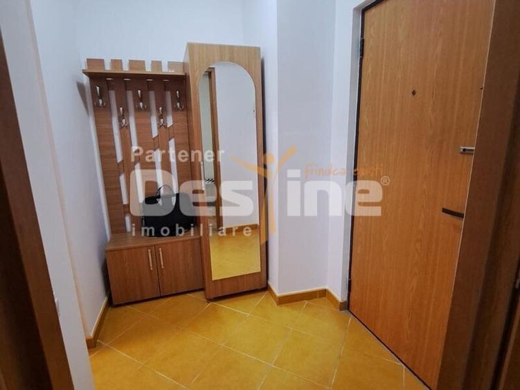 Apartament cu 3 camere semidecomandat, mobilat în Iancului