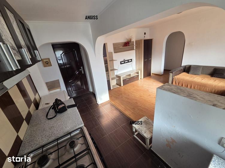 Apartament cu 3 camere în Spitalului