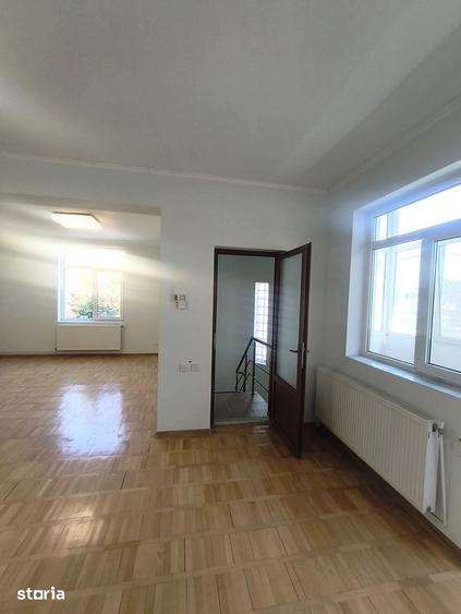 Spațiu comercial, de 250 mp, în Vatra Luminoasă