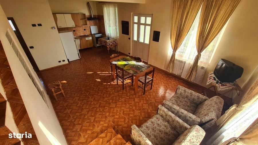 Casă cu 3 camere în Central
