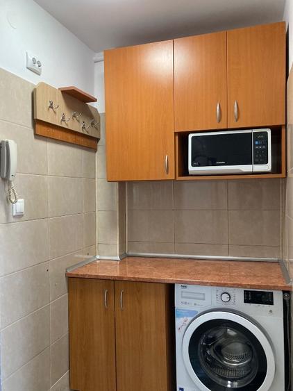 Garsonieră decomandată în Iris