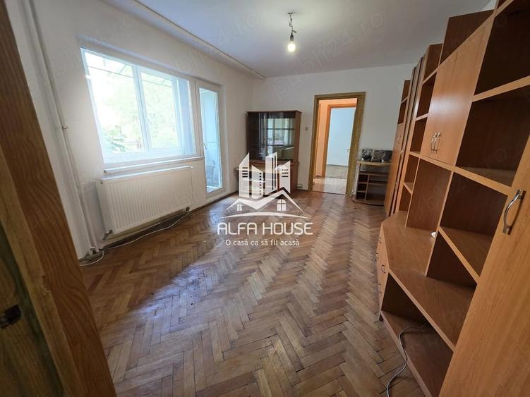 Apartament cu 3 camere semidecomandat în Govândari