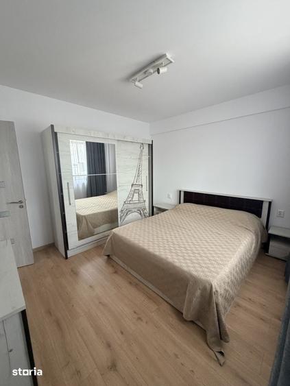 Apartament cu 3 camere semidecomandat în Pielești