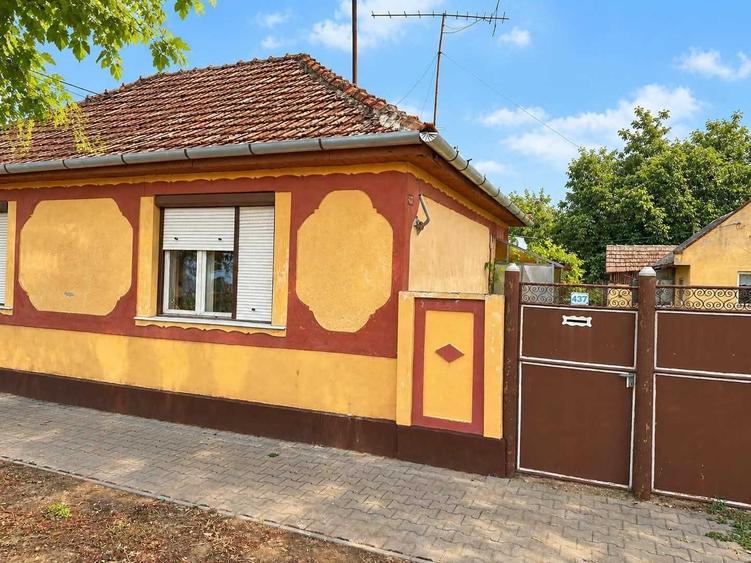 Casă cu 4 camere în Felnac