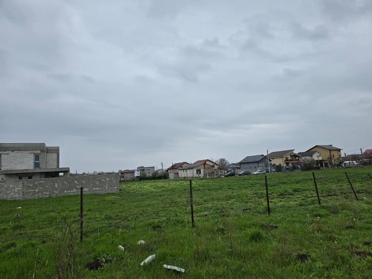 Teren Construcții intravilan de 370 mp, în Periferie