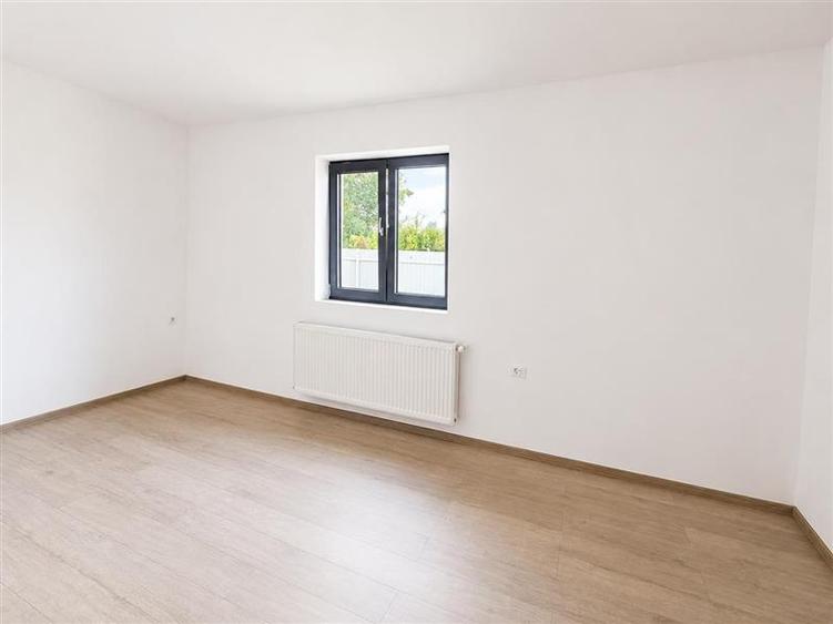 Casă cu 3 camere cu Teren 460 Mp în 9 Mai