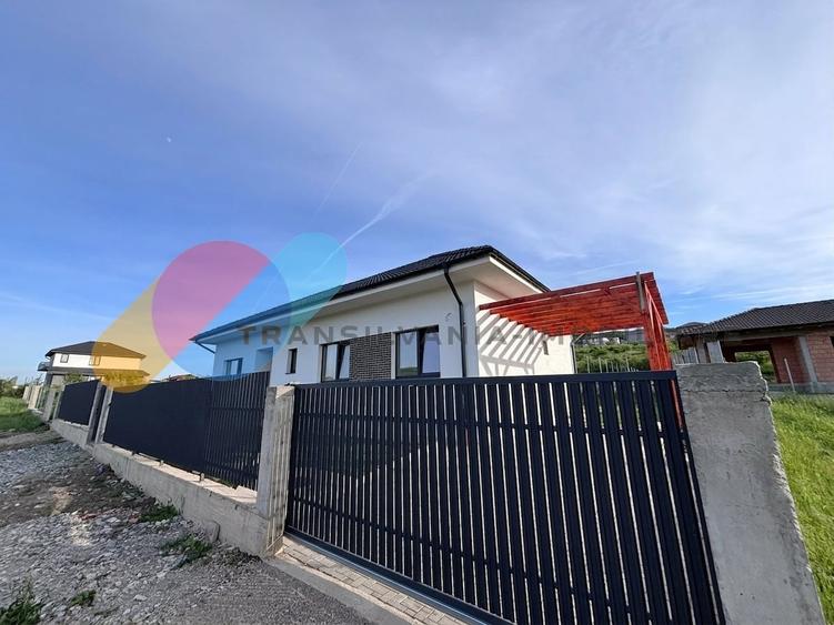 Casă individuală cu 4 camere cu Canalizare în Chinteni
