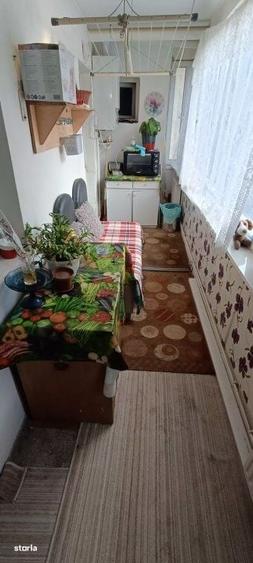 Apartament cu 4 camere, mobilat în Răcădău