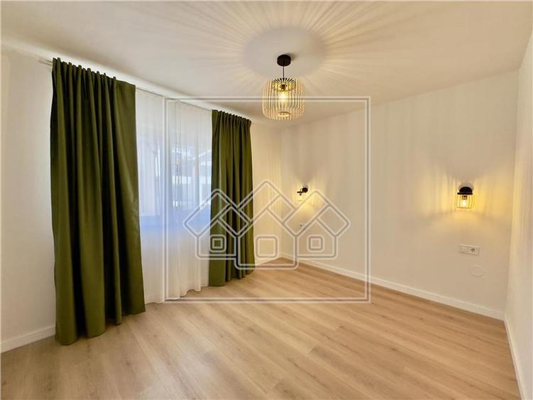 Apartament cu 3 camere nedecomandat în Exterior Vest