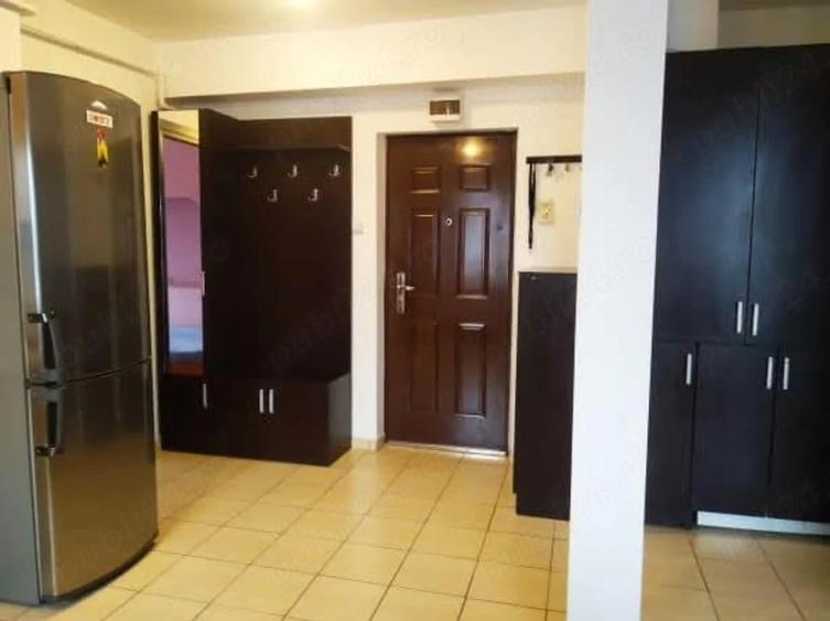 Apartament cu 3 camere decomandat în Metalurgie