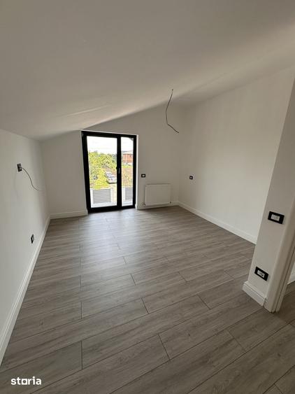 Casă cu 4 camere cu Teren 400 Mp în Mihai Eminescu