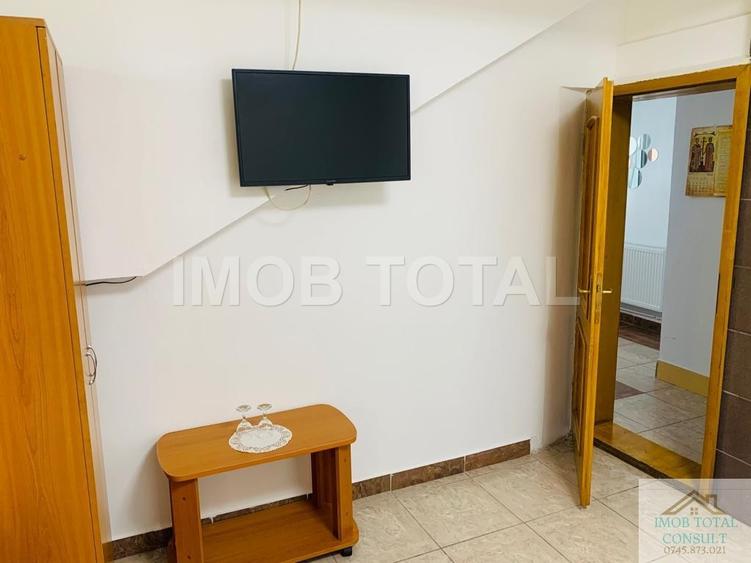 Casă individuală cu 16 camere cu Canalizare în Albota