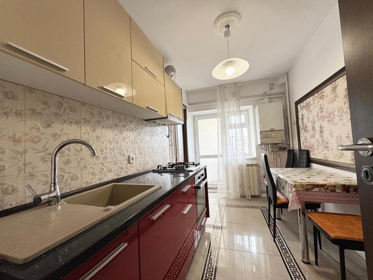 Apartament cu 3 camere decomandat, mobilat în Unirii
