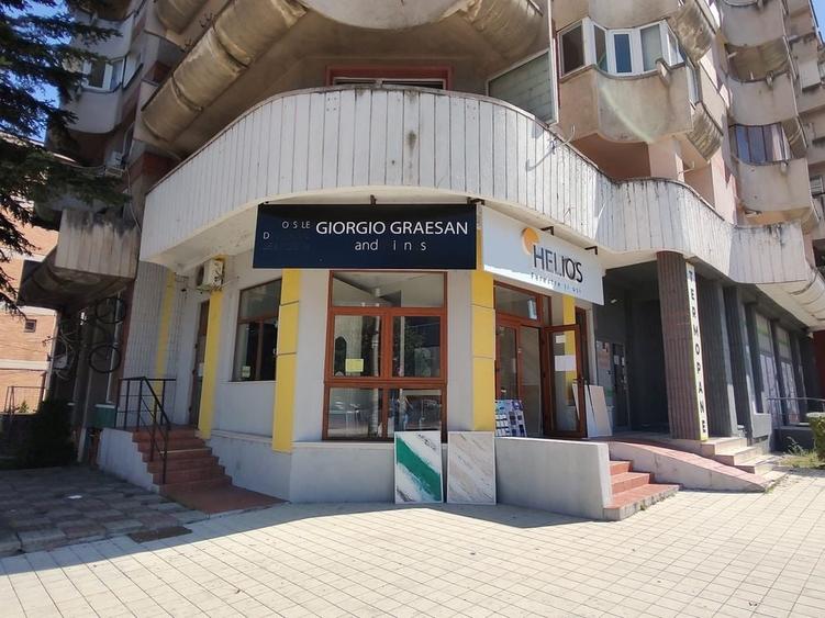 Spațiu comercial, de 64 mp, în Central