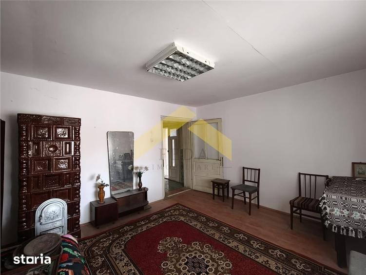 Casă cu 4 camere cu Teren 1199 Mp în Central