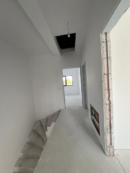 Duplex cu 5 camere cu Canalizare în Chișoda