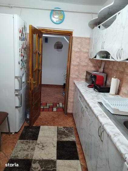 Apartament cu 3 camere decomandat în Dorobanți