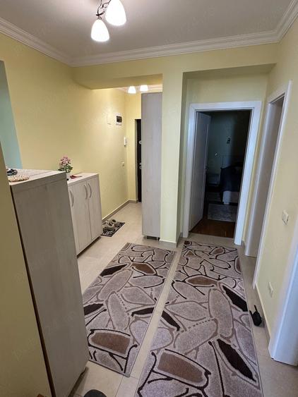 Apartament cu 3 camere decomandat, mobilat în Spitalul Județean