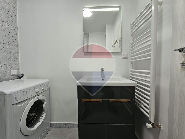 Apartament cu 2 camere semidecomandat, mobilat în Florești