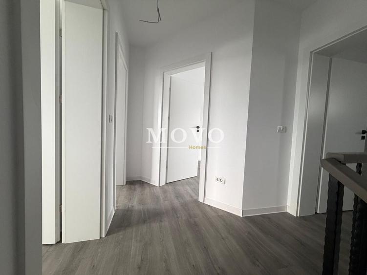 Duplex cu 4 camere cu Canalizare în Utvin